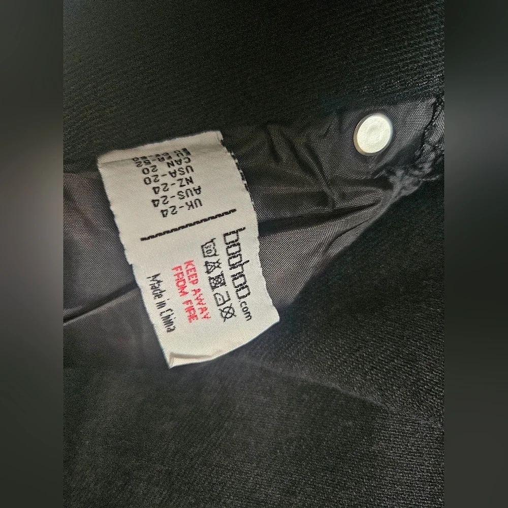 Boohoo High Waist Rip Knee Mom Jeans Women Plus Size 20 - NWT - Picture 4 of 6